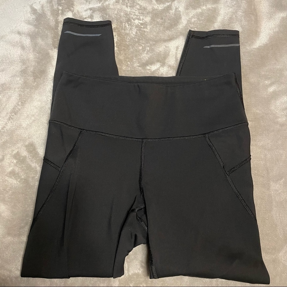 Athleta workout black athletic leggings hidden pocket cropped length